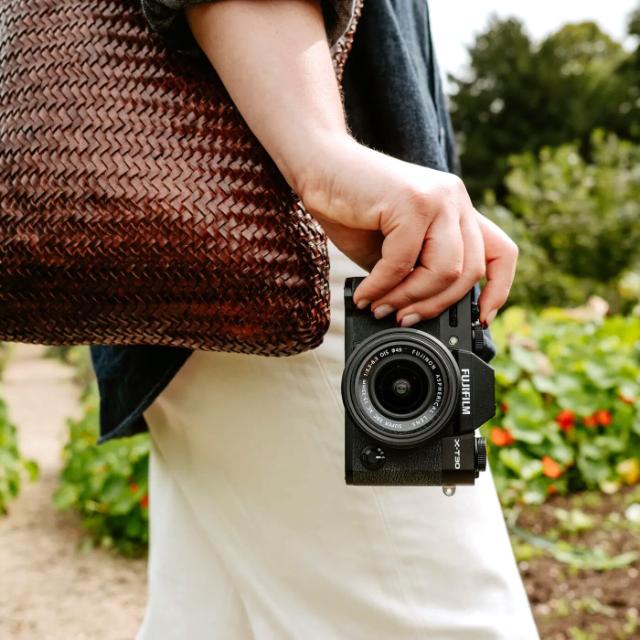 FUJINON XC 13-33MM F/3,5-6,3 OIS BLACK