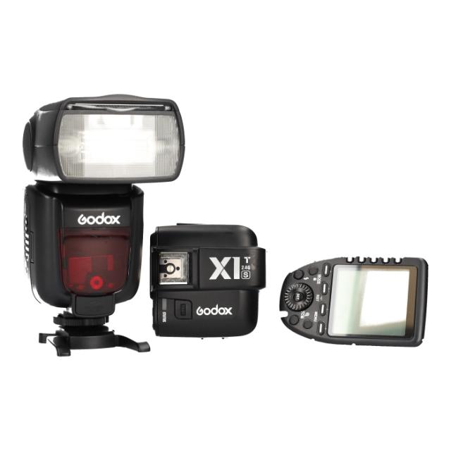 GODOX FLASH TT685 SONY + TRIGGERS (3) USED