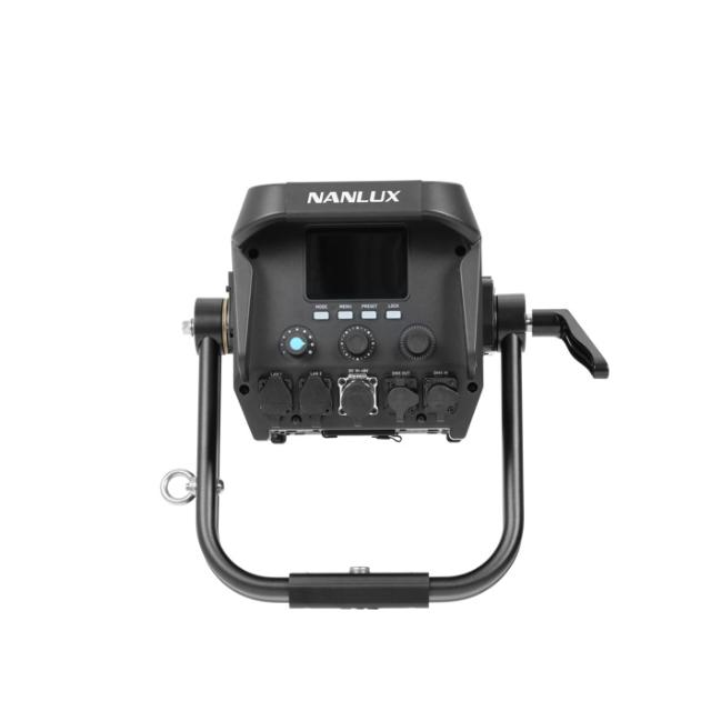 NANLUX EVOKE 900C SPOT LIGHT WITH FLIGHT CASE