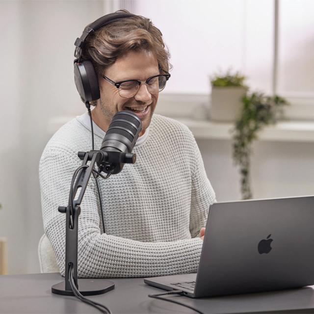 RØDE PODMICUSB USB-C PLUS XLR MIC. W. DSP UNIFY