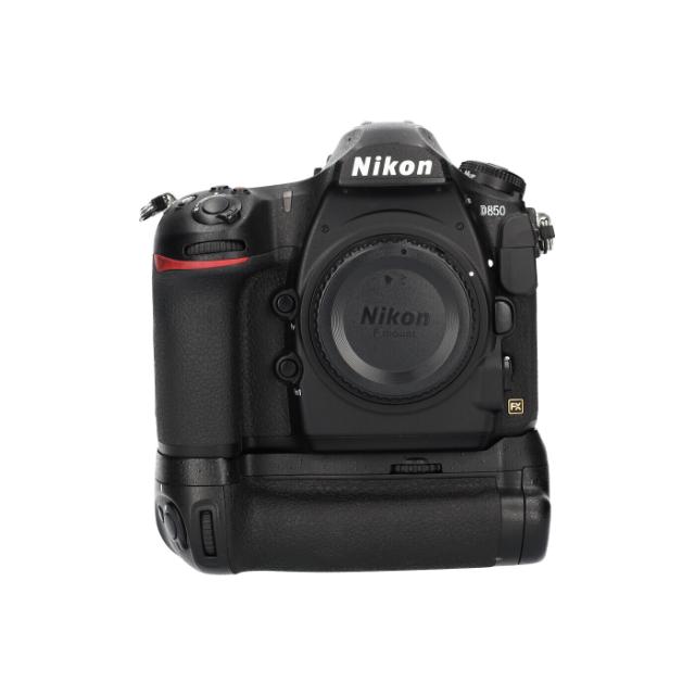 NIKON BODY D850 + MB-D18 + EN-EL18C (3) USED
