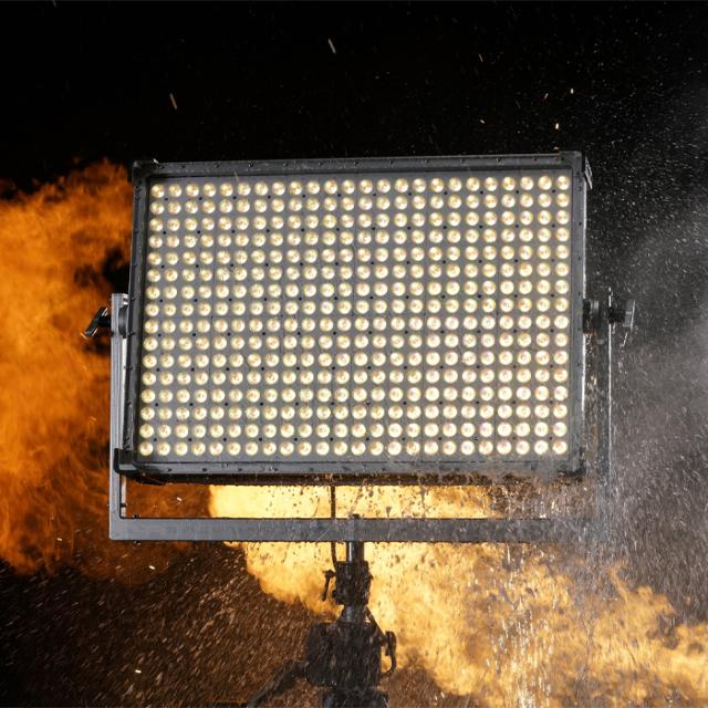 Creamsource Vortex 8 650W RRGBWW Hard LED Panel