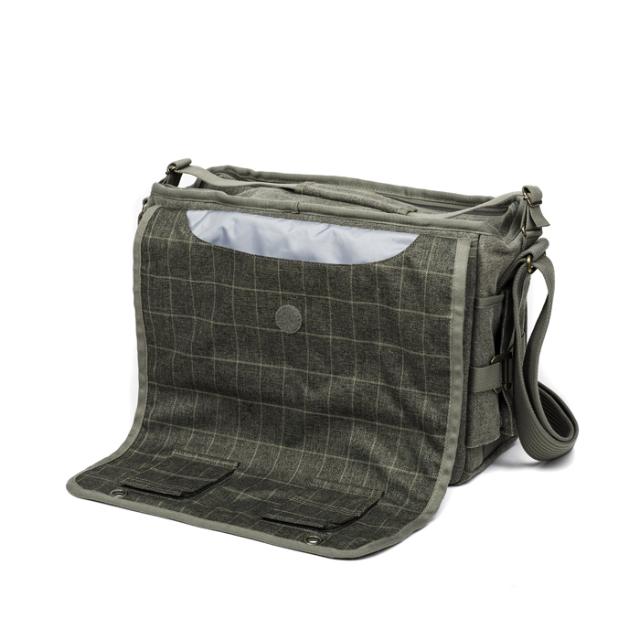 THINK TANK RETROSPECTIVE 30 V2.0, PINESTONE