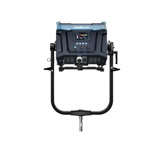 NANLUX EVOKE 5000B IN FLIGHTCASE W/ 30° REFLECTOR