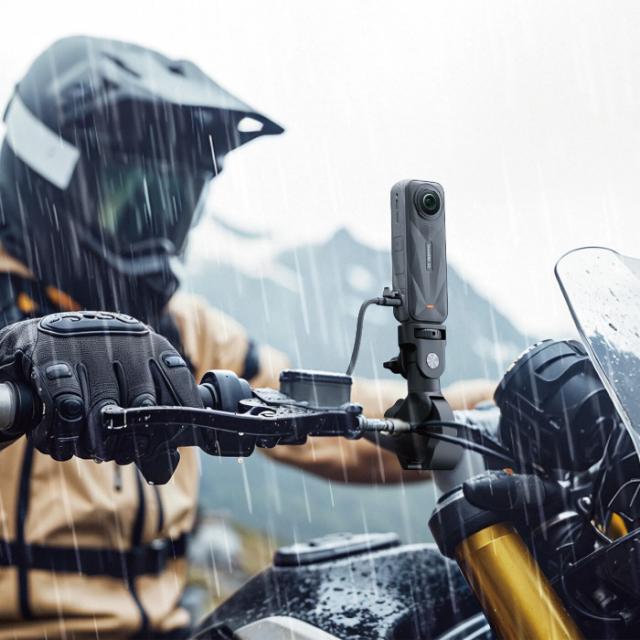 INSTA360 X5 ALL-WEATHER USB CHARGING COVER