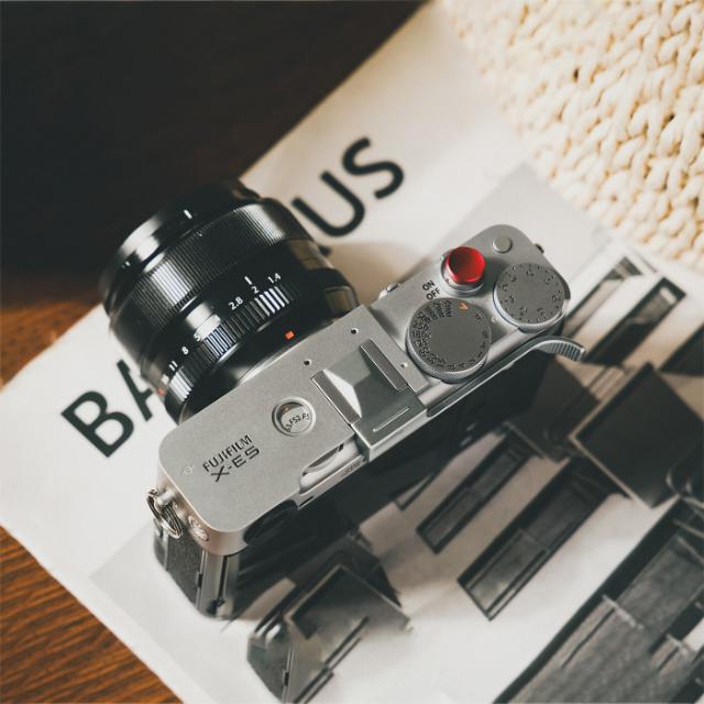 SmallRig 5451 Thumb Grip for Fuji X-E5 Silver