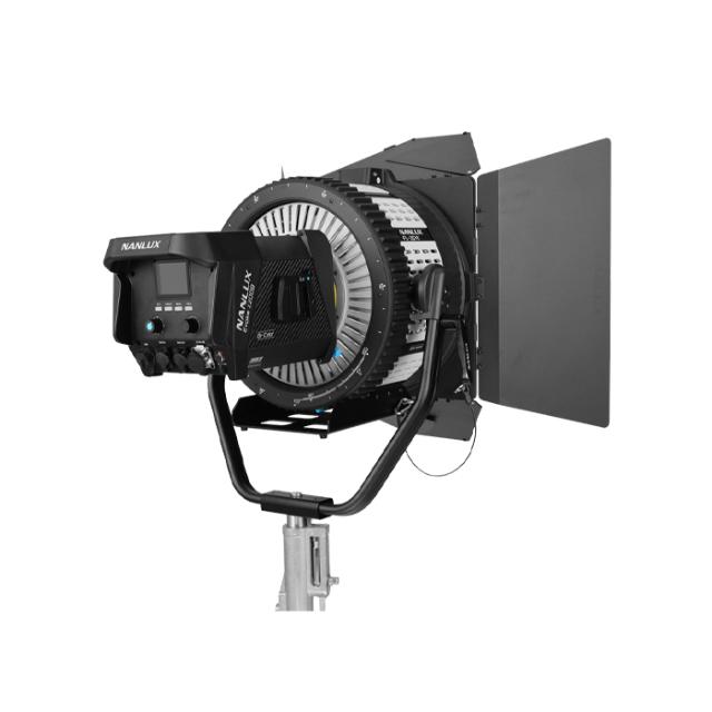 NANLUX EVOKE 1200B BICOLOR KIT W/ FRESNEL & CASE